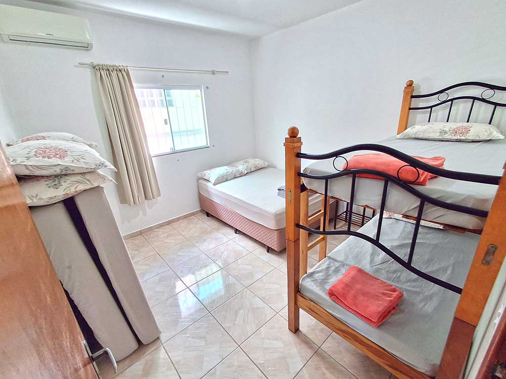 Dormit&oacute;rio 02